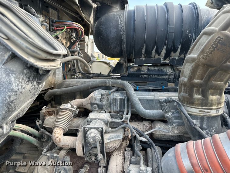 image for item EJ6363 2015 Kenworth  T660 semi truck