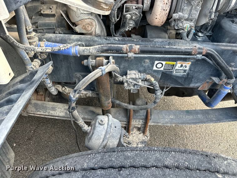 image for item EJ6363 2015 Kenworth  T660 semi truck