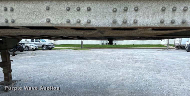 image for item EJ6367 1988 Fruehauf  dry van trailer