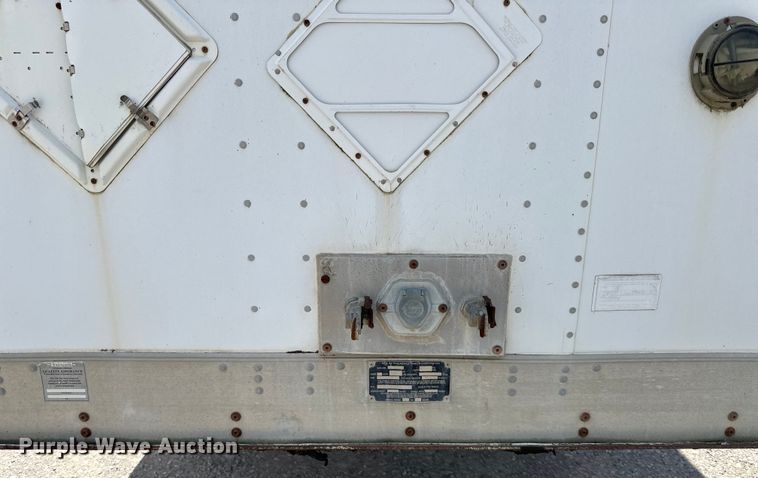 image for item EJ6368 2002 Trailmobile  dry van trailer