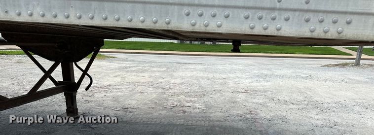 image for item EJ6369 2002 Trailmobile  dry van trailer