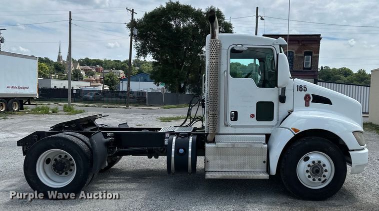 image for item EJ6371 2013 Kenworth T370  semi truck