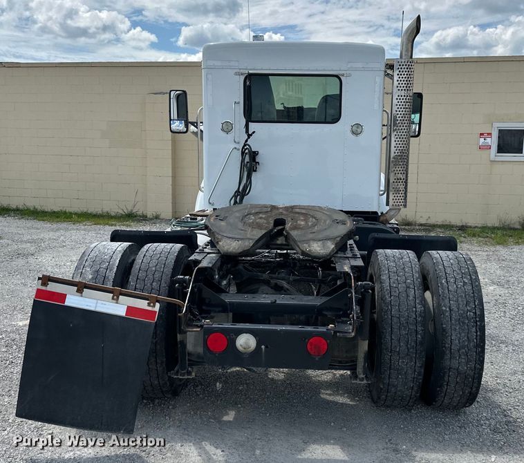 image for item EJ6371 2013 Kenworth T370  semi truck