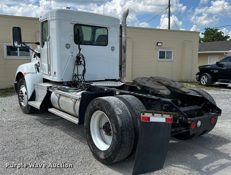 image for item EJ6371 2013 Kenworth T370  semi truck