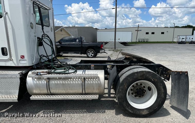 image for item EJ6371 2013 Kenworth T370  semi truck