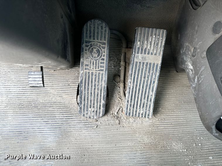 image for item EJ6371 2013 Kenworth T370  semi truck