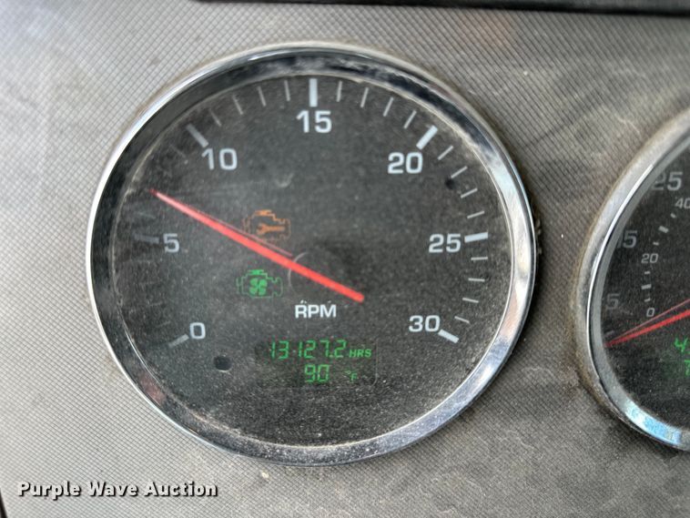 image for item EJ6371 2013 Kenworth T370  semi truck