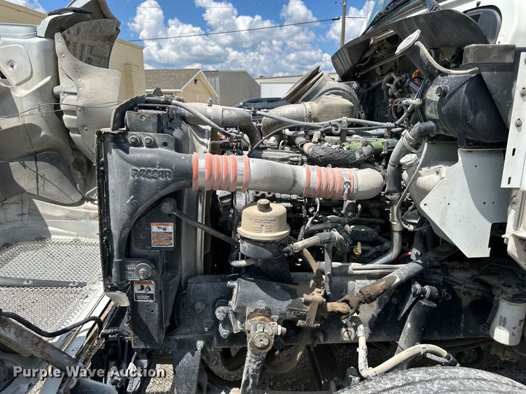 image for item EJ6371 2013 Kenworth T370  semi truck