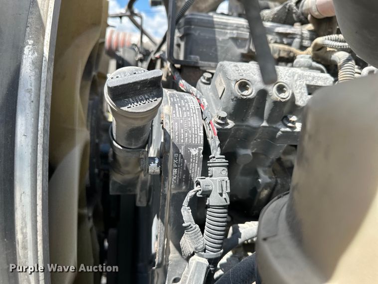 image for item EJ6371 2013 Kenworth T370  semi truck