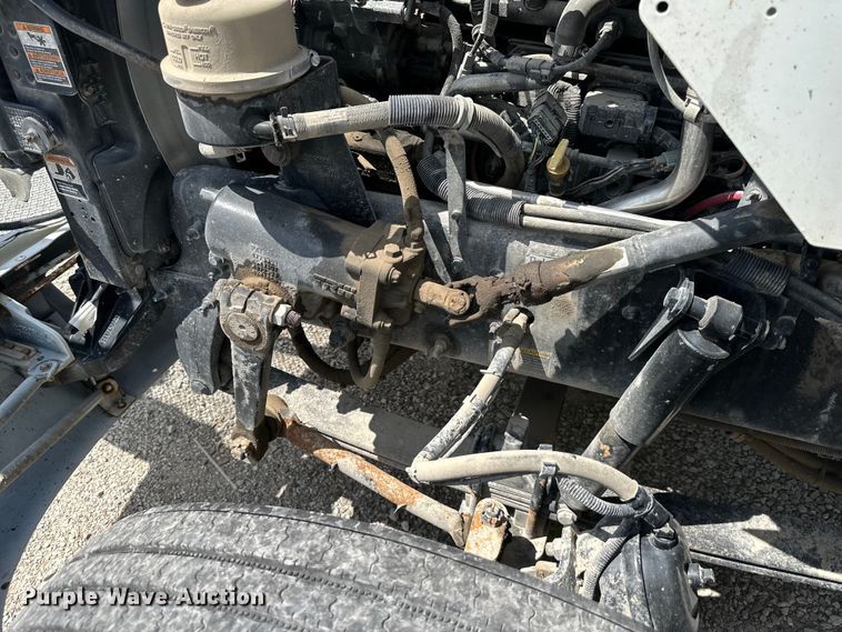 image for item EJ6371 2013 Kenworth T370  semi truck