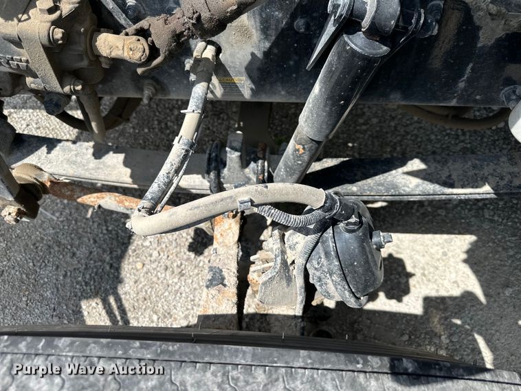 image for item EJ6371 2013 Kenworth T370  semi truck