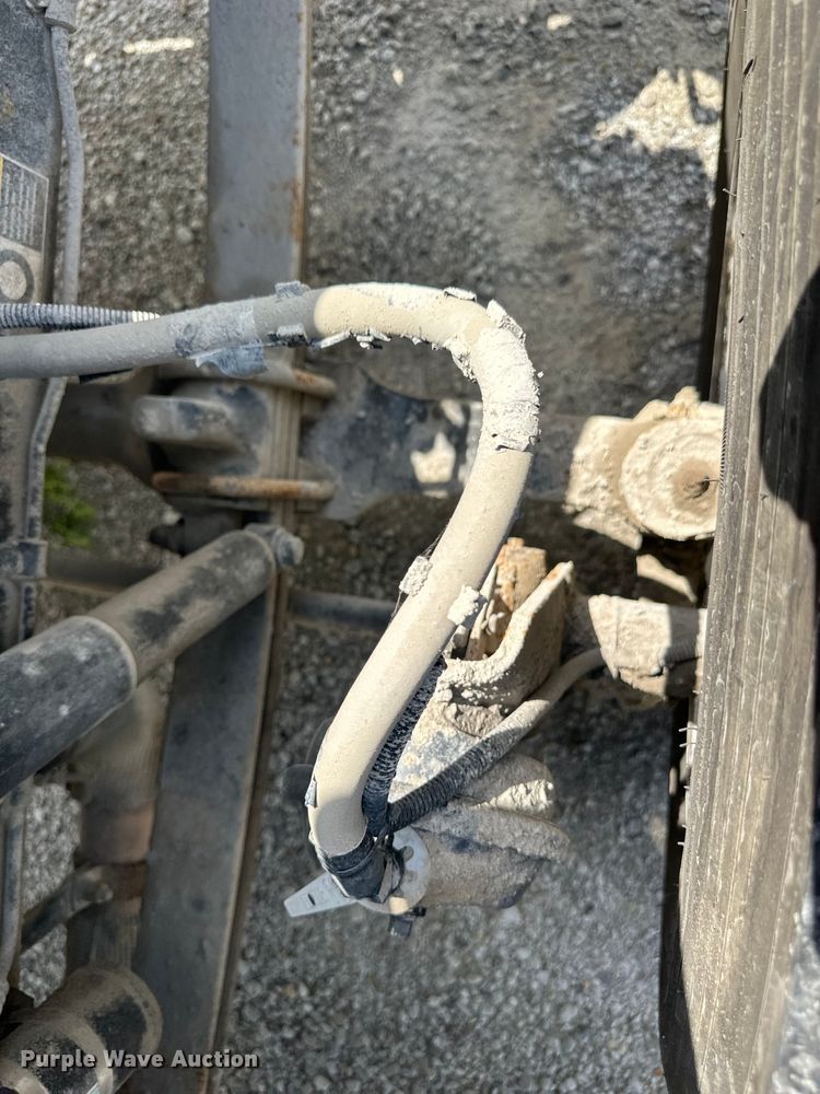 image for item EJ6371 2013 Kenworth T370  semi truck