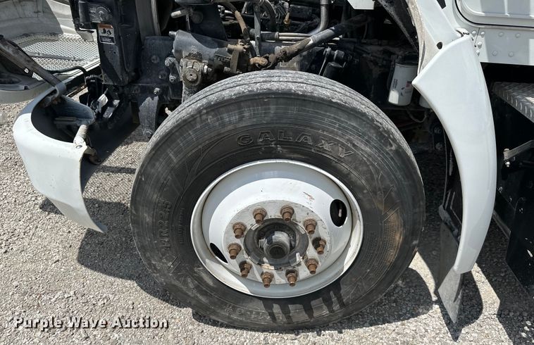 image for item EJ6371 2013 Kenworth T370  semi truck