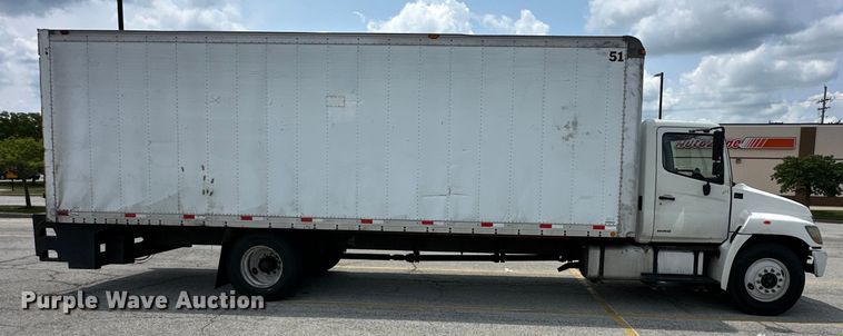 image for item EJ6387 2008 Hino  box truck