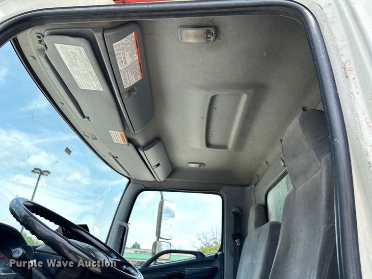 image for item EJ6387 2008 Hino  box truck