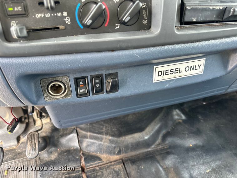 image for item EJ6387 2008 Hino  box truck