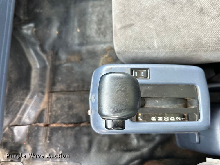 image for item EJ6387 2008 Hino  box truck