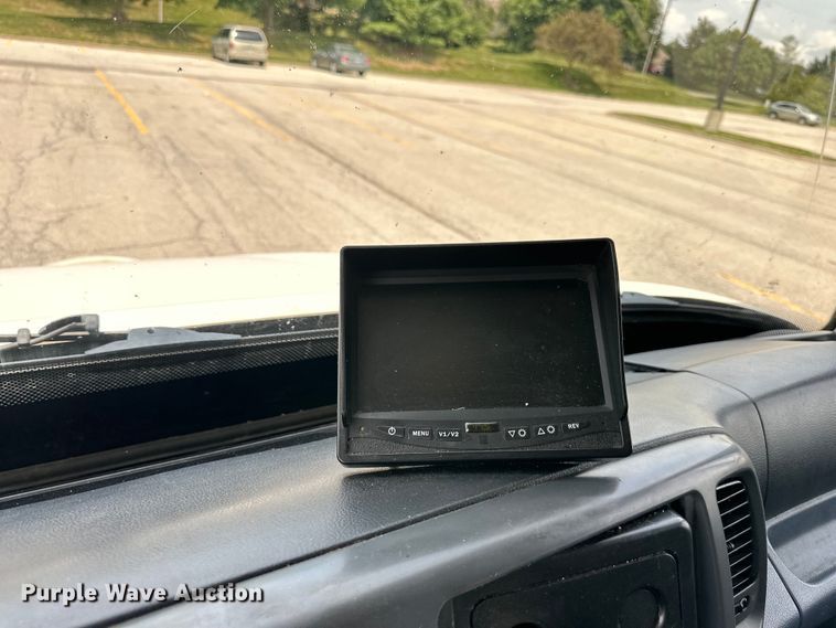 image for item EJ6387 2008 Hino  box truck