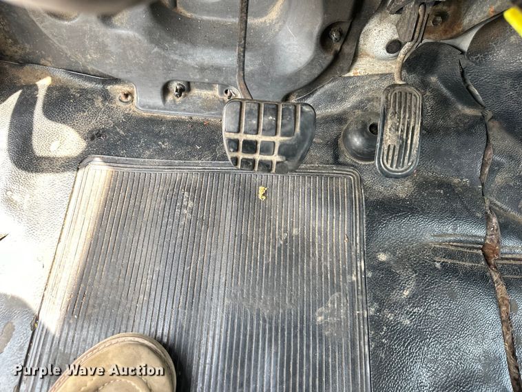 image for item EJ6387 2008 Hino  box truck