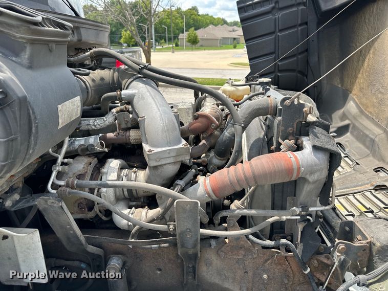 image for item EJ6387 2008 Hino  box truck