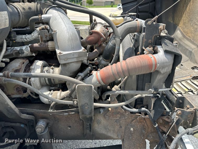 image for item EJ6387 2008 Hino  box truck