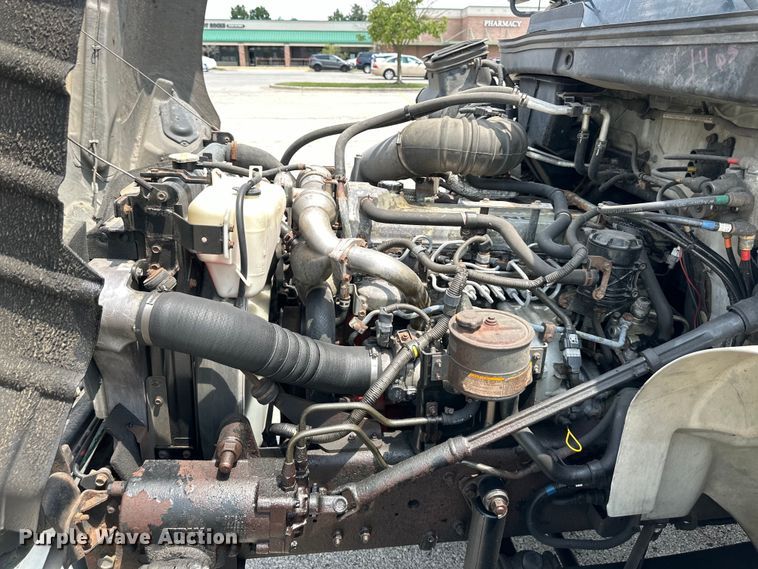 image for item EJ6387 2008 Hino  box truck