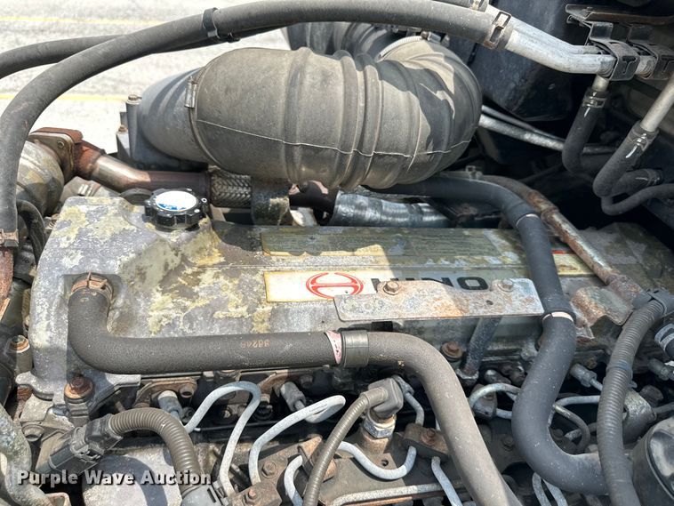 image for item EJ6387 2008 Hino  box truck