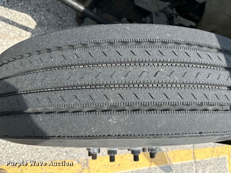 image for item EJ6387 2008 Hino  box truck