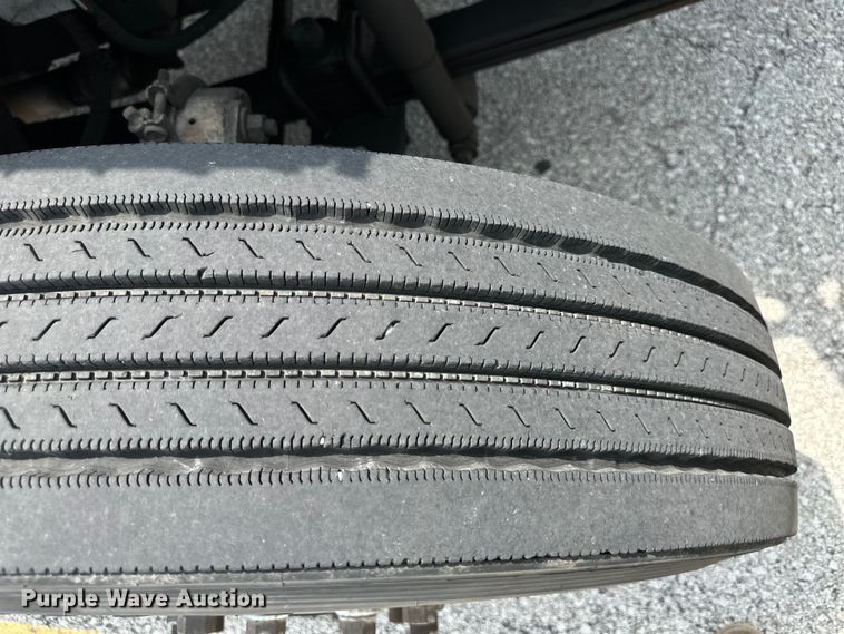 image for item EJ6387 2008 Hino  box truck