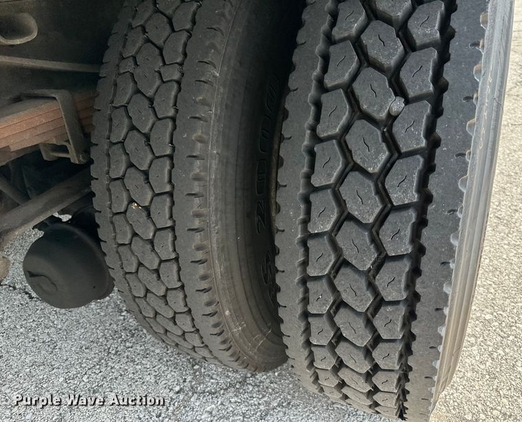 image for item EJ6387 2008 Hino  box truck