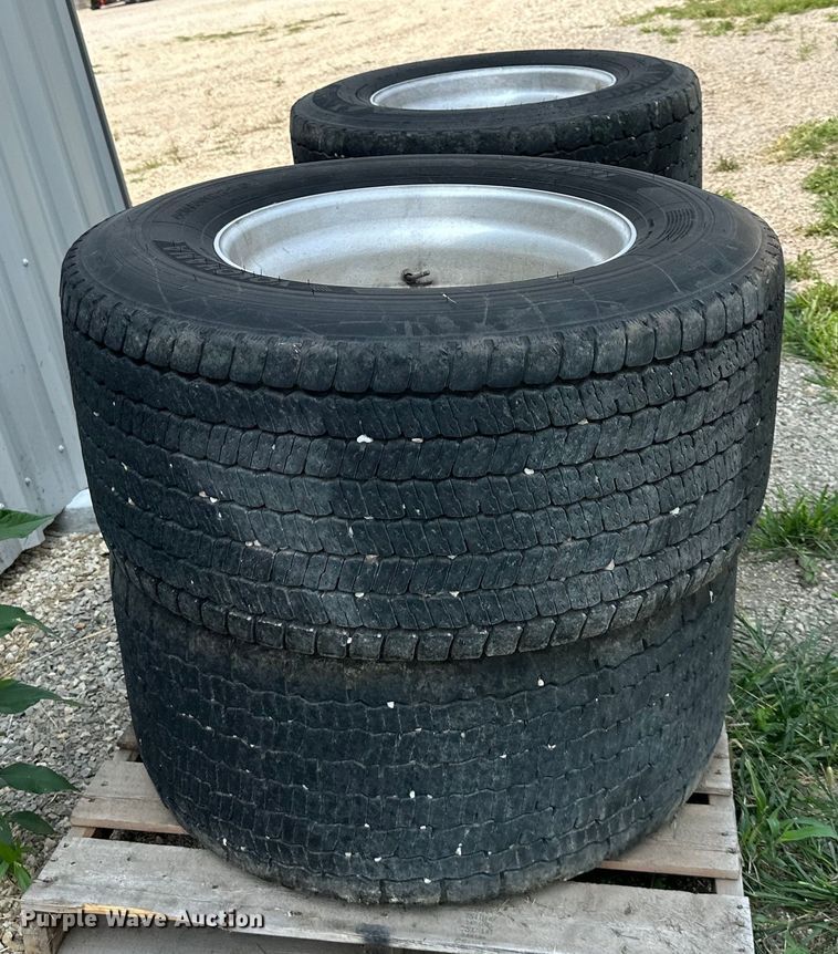 image for item EJ6414 (4) Yokohama 445/50R22.5 tires and wheels