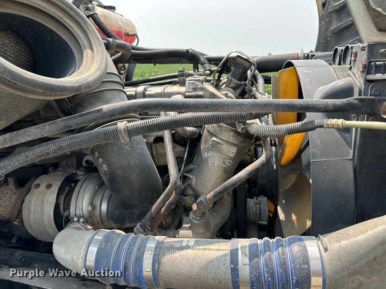 image for item EJ6415 2006 Freightliner  Columbia 120 semi truck