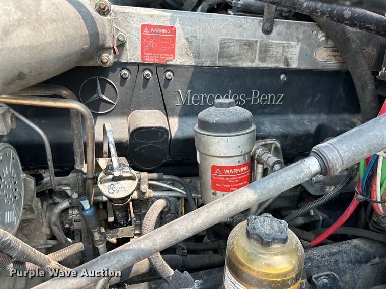 image for item EJ6415 2006 Freightliner  Columbia 120 semi truck