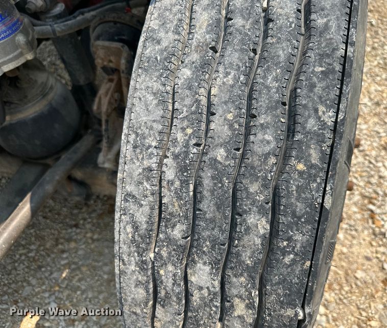 image for item EJ6415 2006 Freightliner  Columbia 120 semi truck