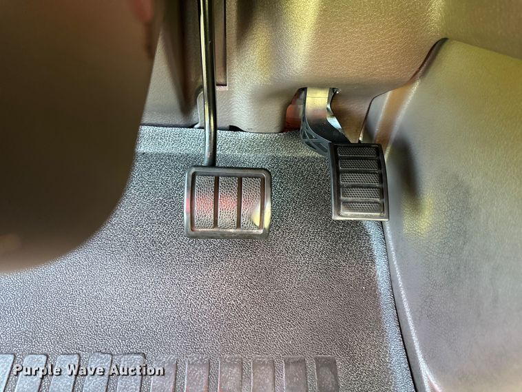 image for item EJ7084 2017 Volvo VN semi truck