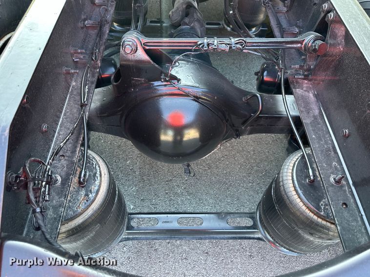 image for item EJ7084 2017 Volvo VN semi truck