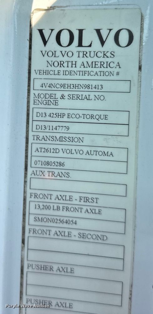 image for item EJ7084 2017 Volvo VN semi truck