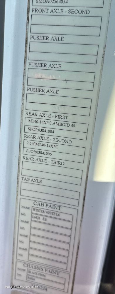 image for item EJ7084 2017 Volvo VN semi truck