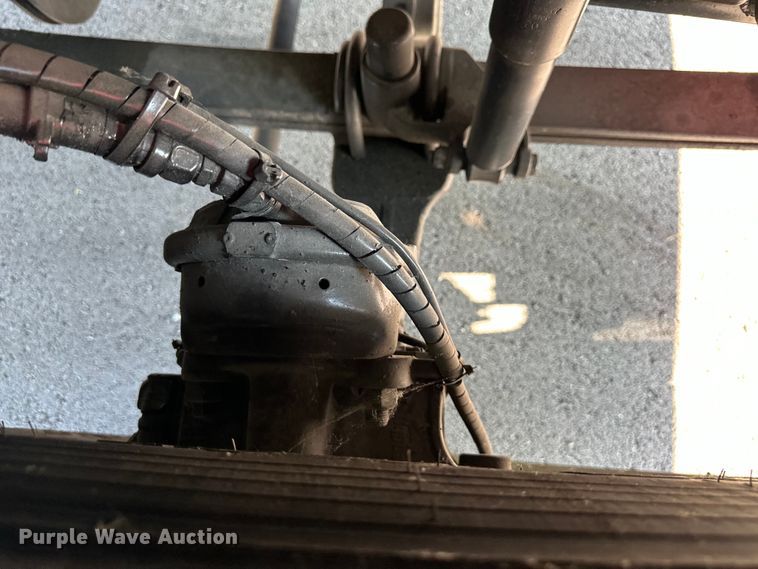 image for item EJ7085 2016 Volvo VN Series semi truck