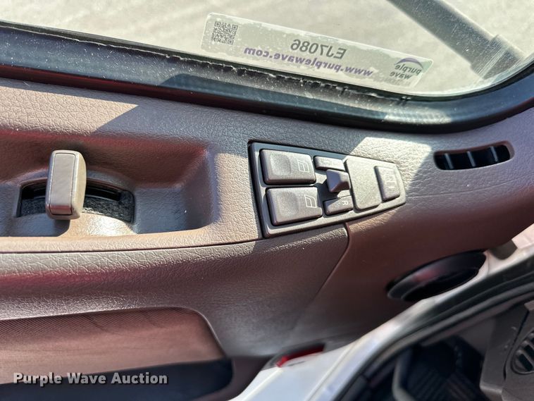 image for item EJ7086 2017 Volvo VN Series semi truck