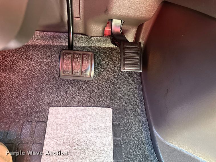 image for item EJ7086 2017 Volvo VN Series semi truck