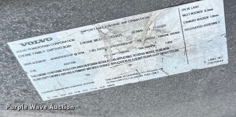 image for item EJ7086 2017 Volvo VN Series semi truck