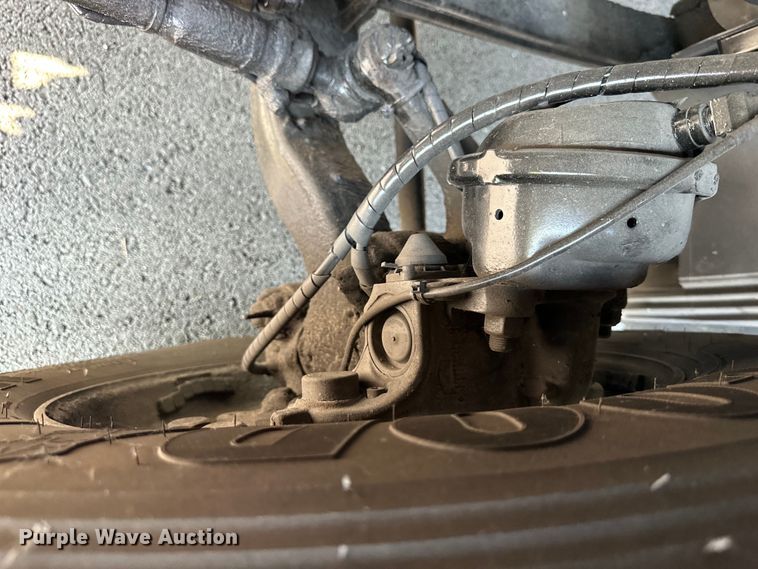 image for item EJ7086 2017 Volvo VN Series semi truck