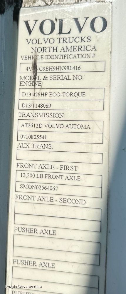 image for item EJ7086 2017 Volvo VN Series semi truck