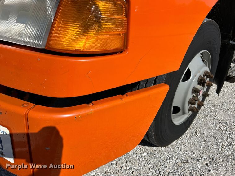 image for item EK4775 2009 Volvo VNM semi truck