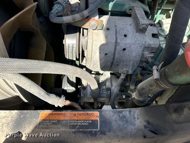 image for item EK4775 2009 Volvo VNM semi truck