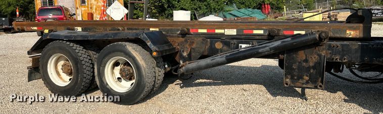 image for item EK4925 2007 Mack CTP713B roll-off container truck