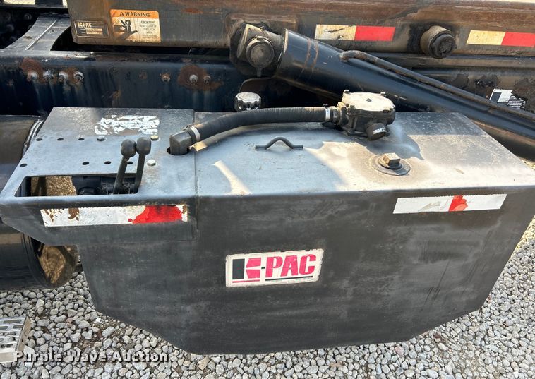 image for item EK4925 2007 Mack CTP713B roll-off container truck