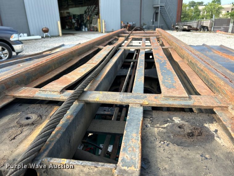 image for item EK4925 2007 Mack CTP713B roll-off container truck