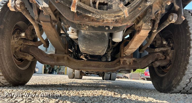 image for item EK4925 2007 Mack CTP713B roll-off container truck